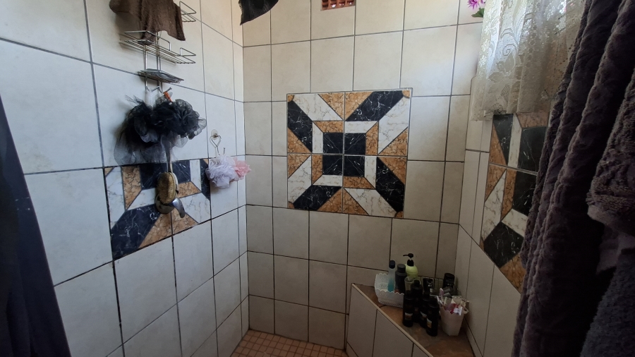 5 Bedroom Property for Sale in Dalview Gauteng