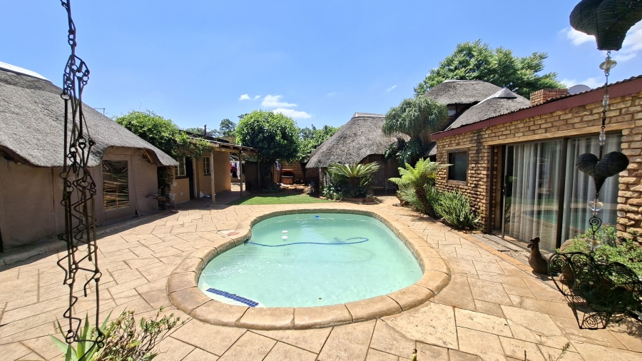 5 Bedroom Property for Sale in Dalview Gauteng