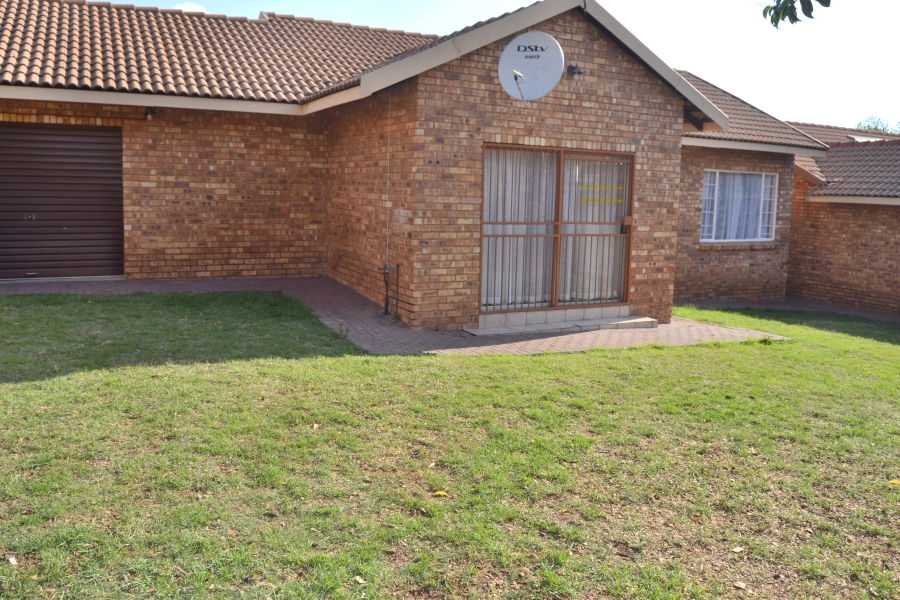 3 Bedroom Property for Sale in Thatchfield Estate Gauteng