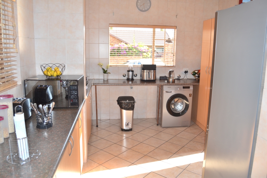 3 Bedroom Property for Sale in Thatchfield Estate Gauteng