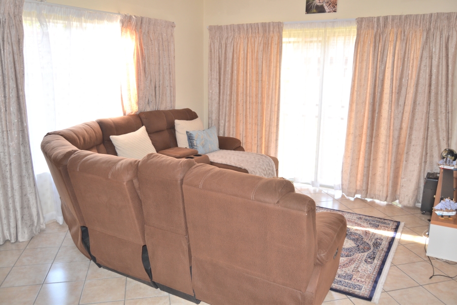 3 Bedroom Property for Sale in Thatchfield Estate Gauteng