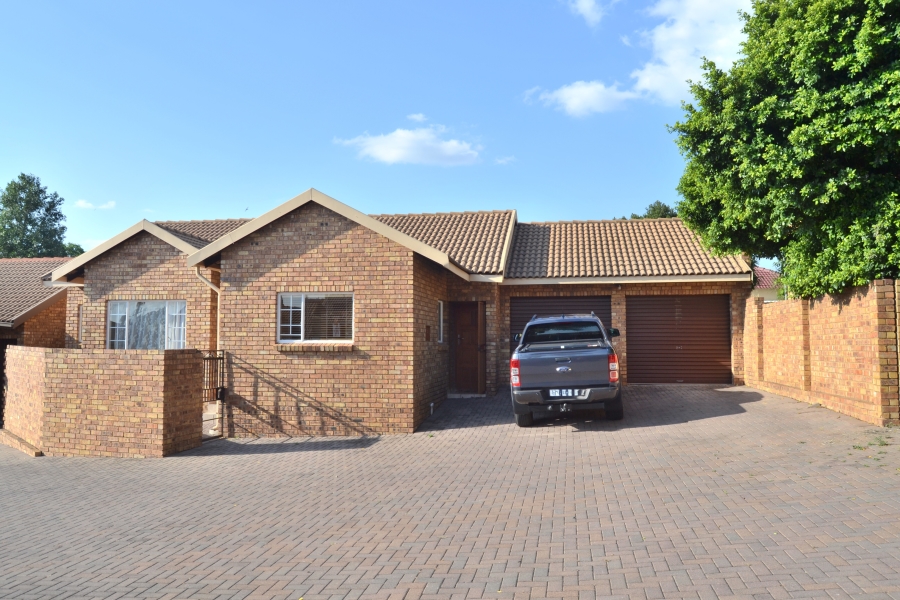 3 Bedroom Property for Sale in Thatchfield Estate Gauteng