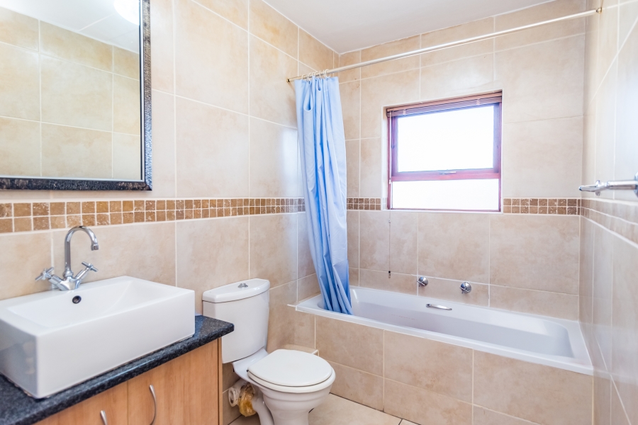 3 Bedroom Property for Sale in Sugar Bush Estate Gauteng