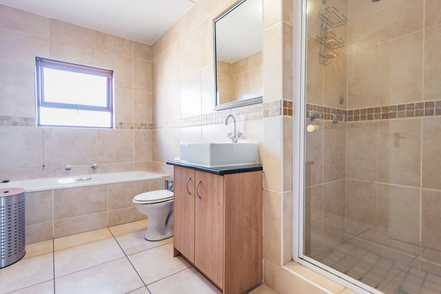 3 Bedroom Property for Sale in Sugar Bush Estate Gauteng