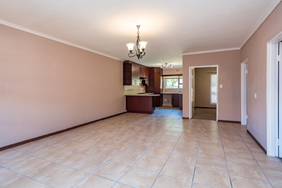 To Let 2 Bedroom Property for Rent in Monument Gauteng
