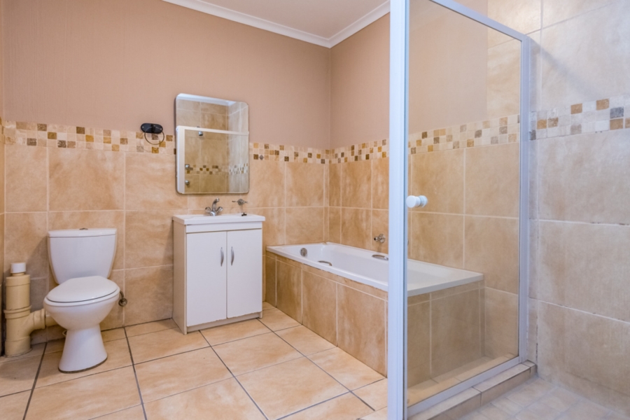 To Let 2 Bedroom Property for Rent in Monument Gauteng