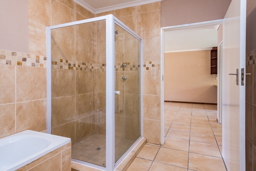 To Let 2 Bedroom Property for Rent in Monument Gauteng