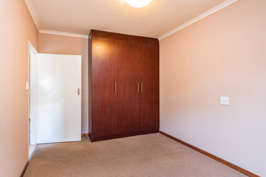 To Let 2 Bedroom Property for Rent in Monument Gauteng
