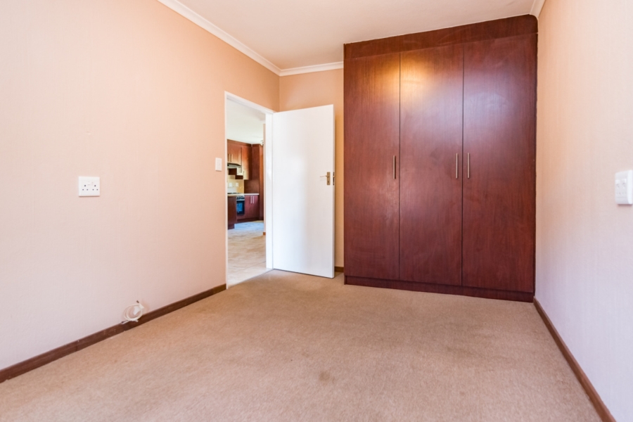 To Let 2 Bedroom Property for Rent in Monument Gauteng
