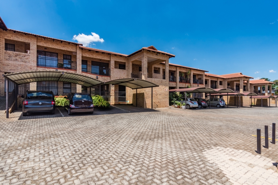 To Let 2 Bedroom Property for Rent in Monument Gauteng