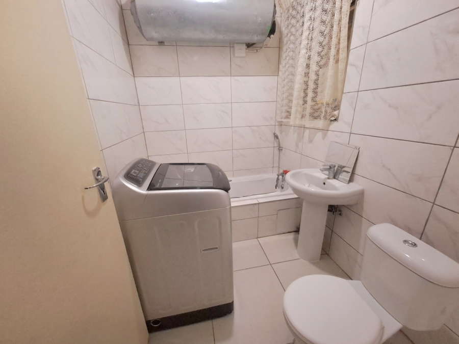 2 Bedroom Property for Sale in Berea Gauteng