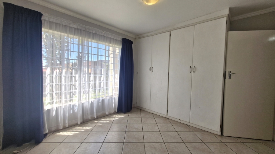 2 Bedroom Property for Sale in Amberfield Gauteng