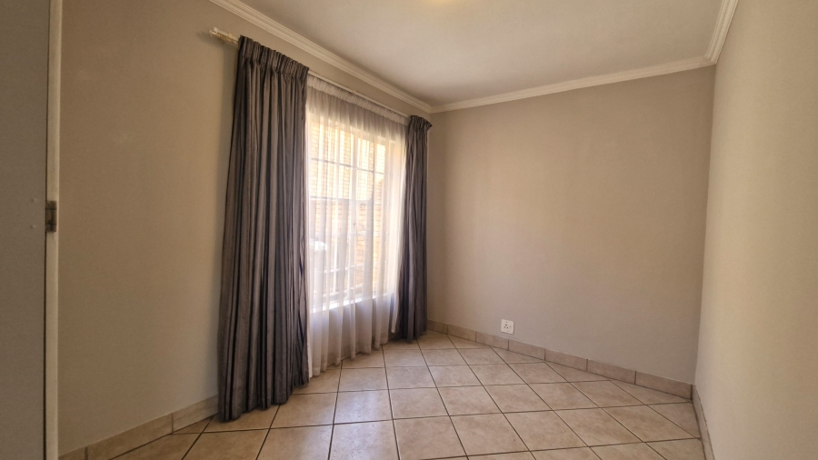 2 Bedroom Property for Sale in Amberfield Gauteng