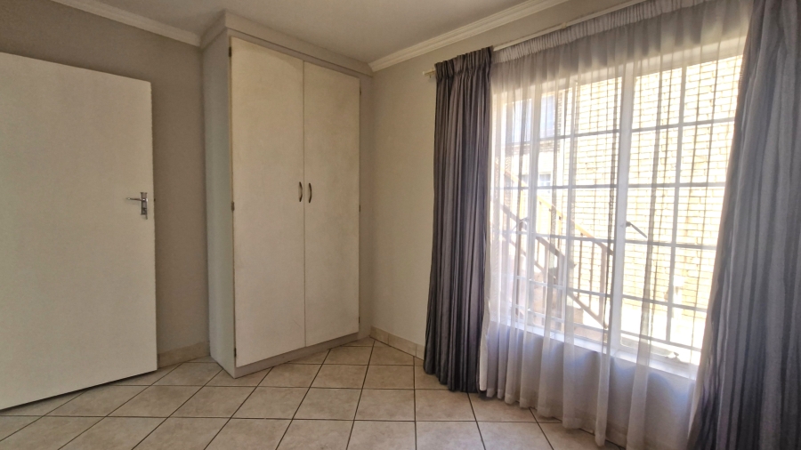 2 Bedroom Property for Sale in Amberfield Gauteng