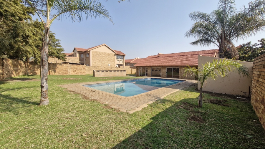 2 Bedroom Property for Sale in Amberfield Gauteng