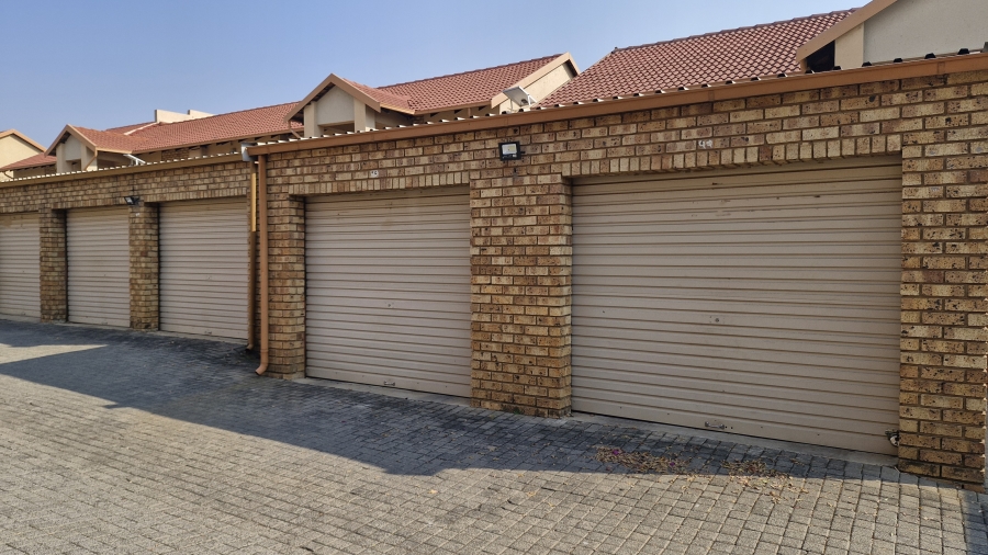 2 Bedroom Property for Sale in Amberfield Gauteng