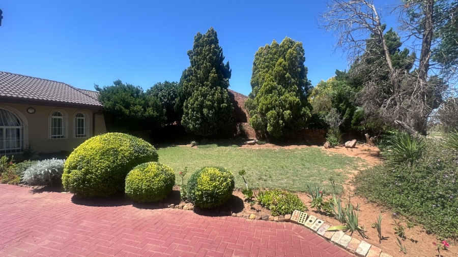 4 Bedroom Property for Sale in Mackenzieville Gauteng