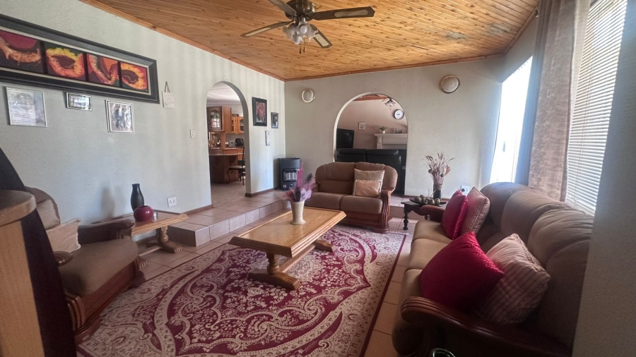 4 Bedroom Property for Sale in Mackenzieville Gauteng