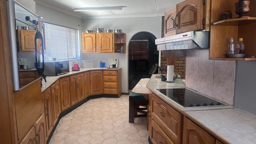 4 Bedroom Property for Sale in Mackenzieville Gauteng