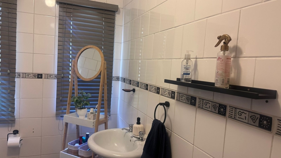 4 Bedroom Property for Sale in Mackenzieville Gauteng