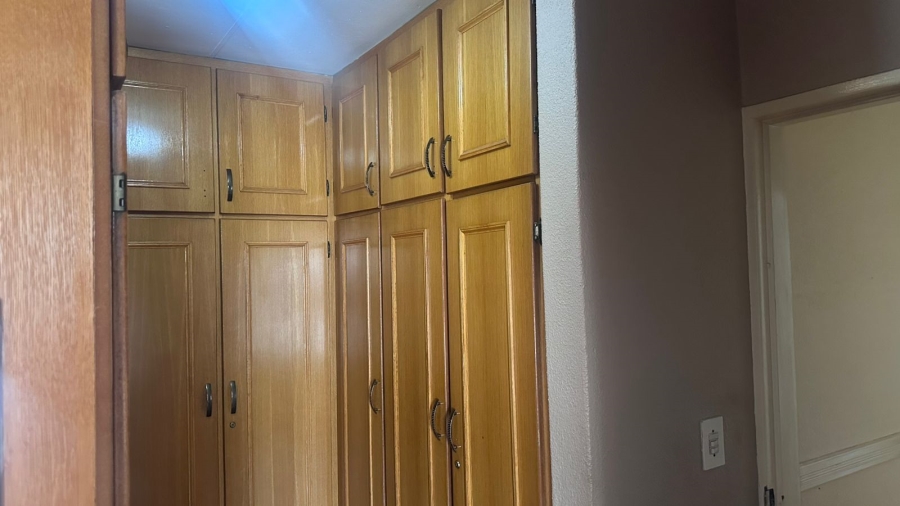 4 Bedroom Property for Sale in Mackenzieville Gauteng