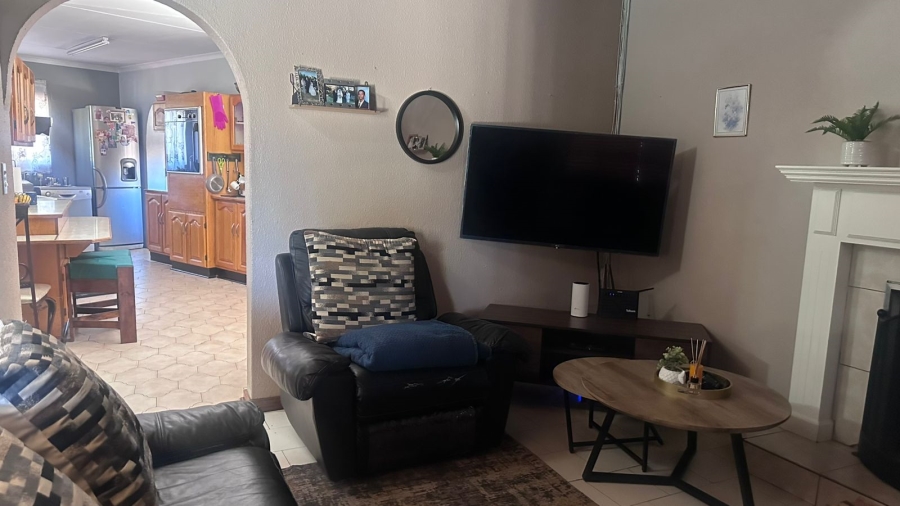 4 Bedroom Property for Sale in Mackenzieville Gauteng