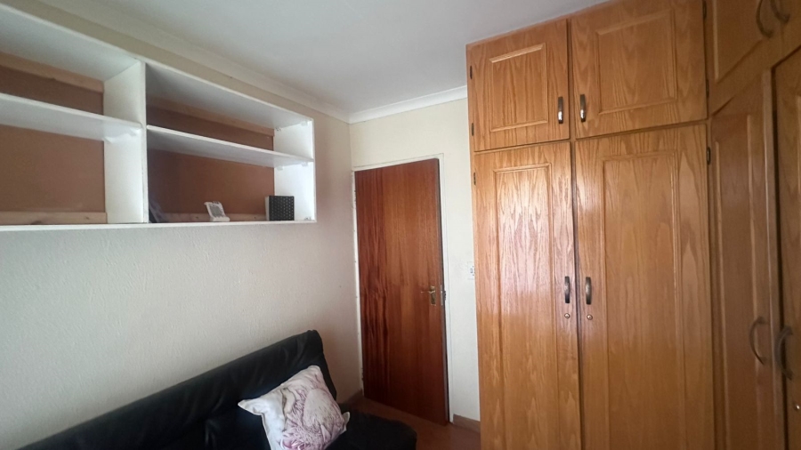 4 Bedroom Property for Sale in Mackenzieville Gauteng