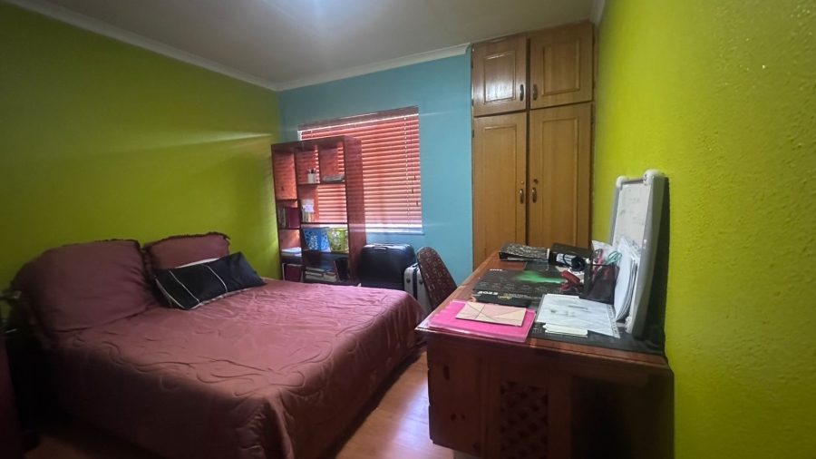 4 Bedroom Property for Sale in Mackenzieville Gauteng