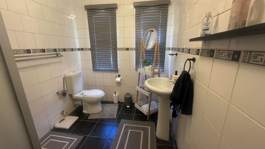 4 Bedroom Property for Sale in Mackenzieville Gauteng