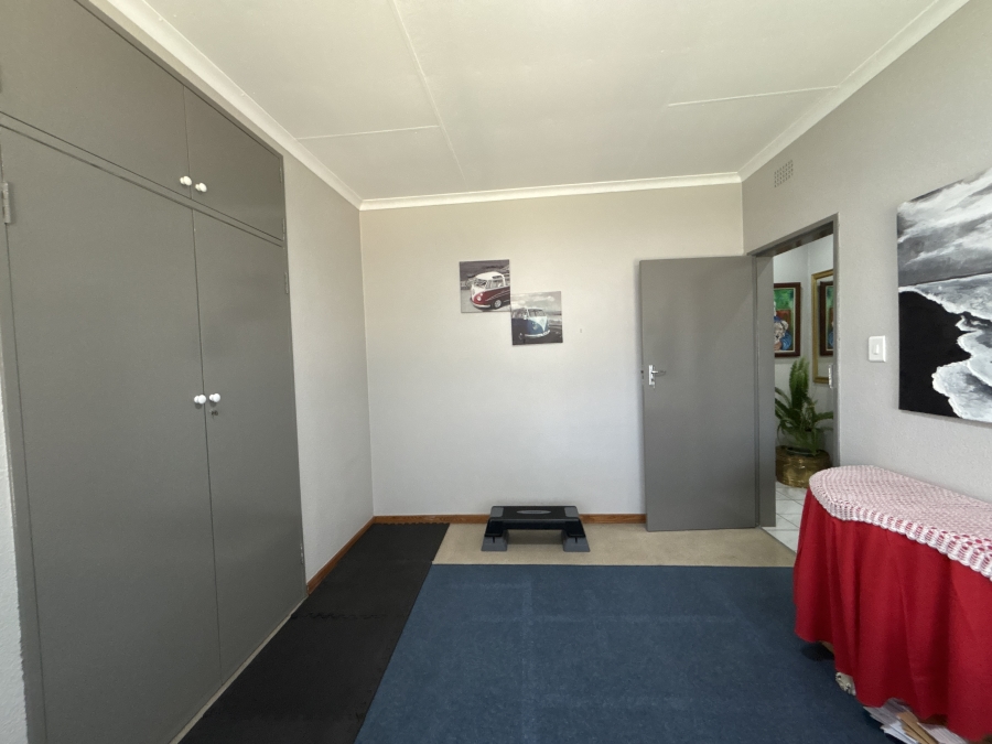 4 Bedroom Property for Sale in Freeway Park Gauteng