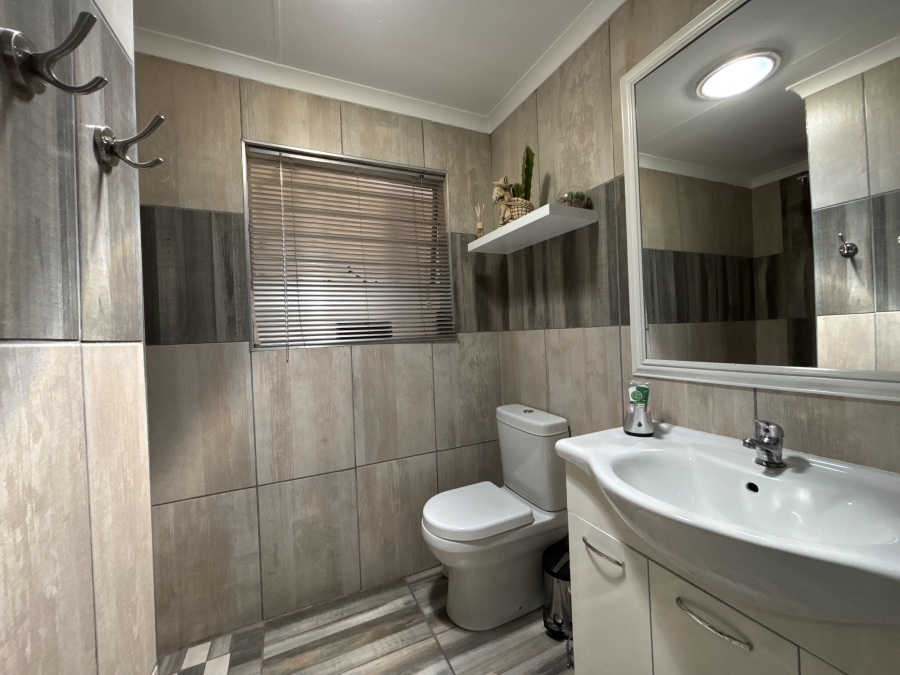 4 Bedroom Property for Sale in Freeway Park Gauteng