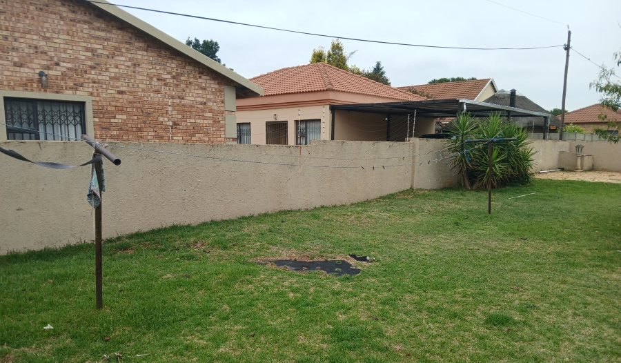 3 Bedroom Property for Sale in Greenhills Gauteng