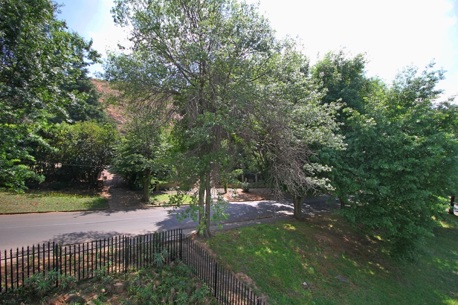 2 Bedroom Property for Sale in Cyrildene Gauteng