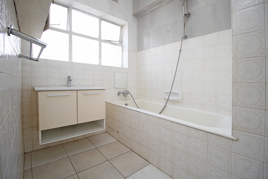 2 Bedroom Property for Sale in Cyrildene Gauteng