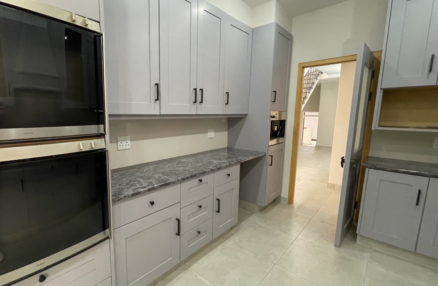 5 Bedroom Property for Sale in Waterkloof Heights Gauteng