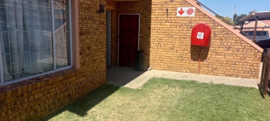 2 Bedroom Property for Sale in Rosettenville Gauteng