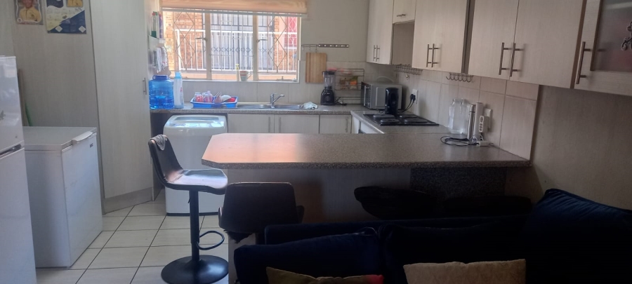 2 Bedroom Property for Sale in Rosettenville Gauteng
