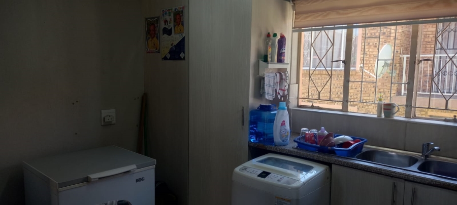 2 Bedroom Property for Sale in Rosettenville Gauteng