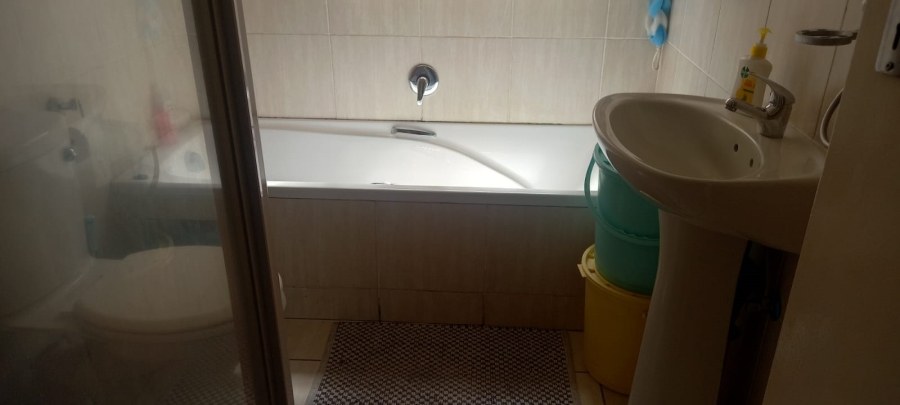 2 Bedroom Property for Sale in Rosettenville Gauteng