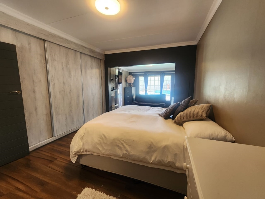 3 Bedroom Property for Sale in Van Riebeeck Park Gauteng