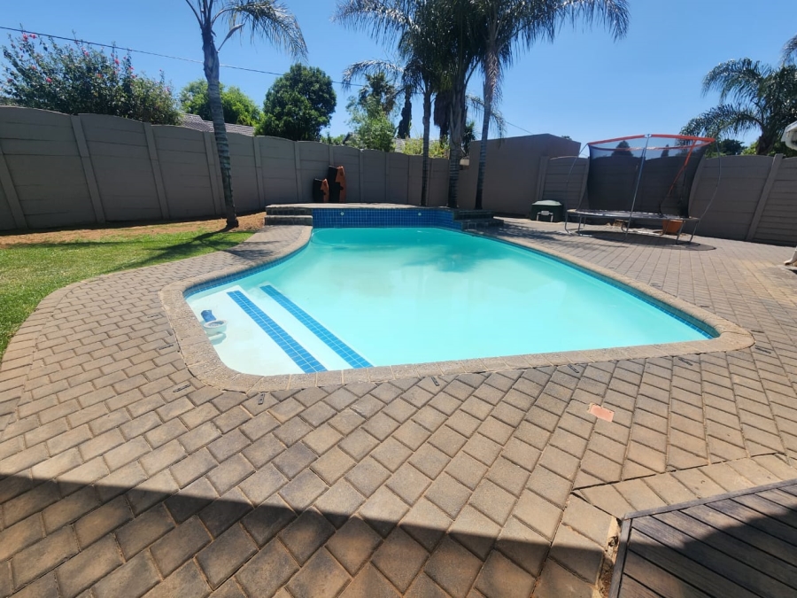 3 Bedroom Property for Sale in Van Riebeeck Park Gauteng