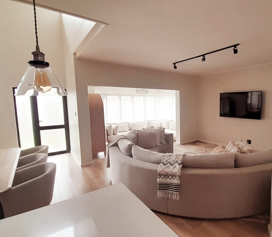 5 Bedroom Property for Sale in Amorosa Gauteng