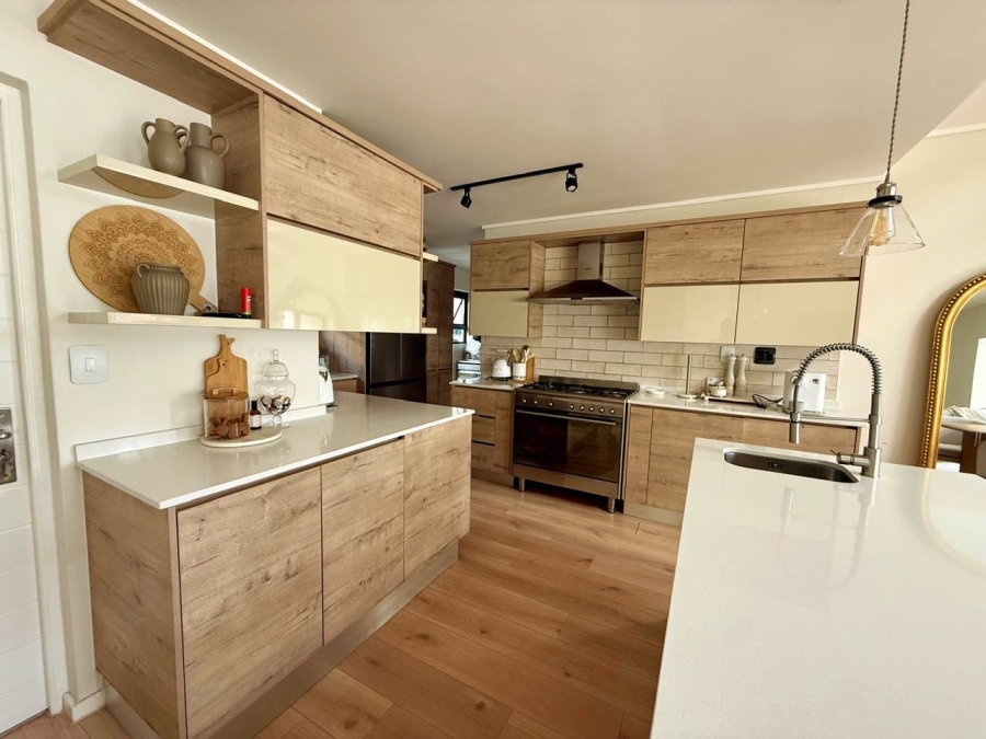 5 Bedroom Property for Sale in Amorosa Gauteng