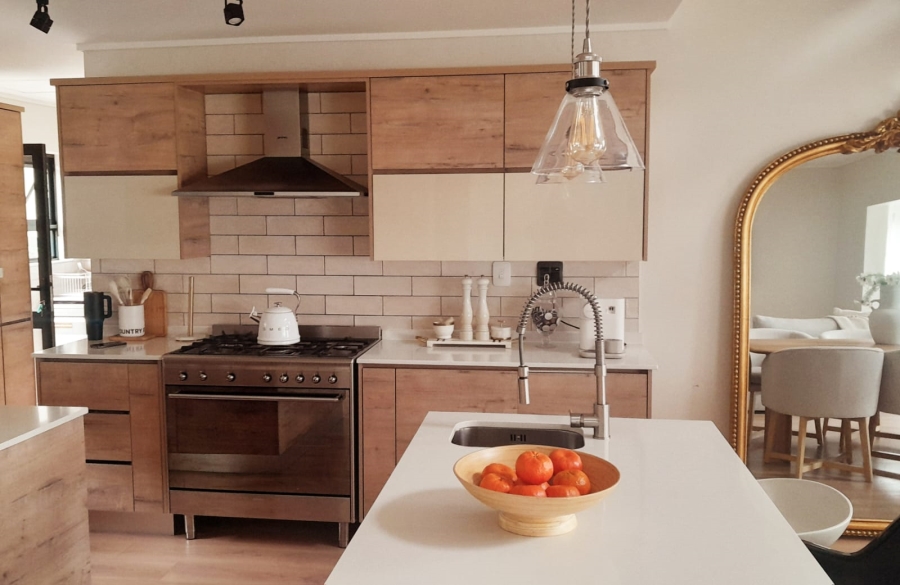 5 Bedroom Property for Sale in Amorosa Gauteng