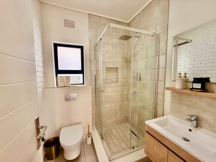 5 Bedroom Property for Sale in Amorosa Gauteng