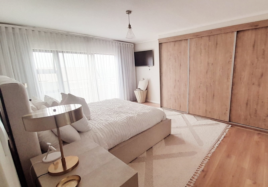 5 Bedroom Property for Sale in Amorosa Gauteng