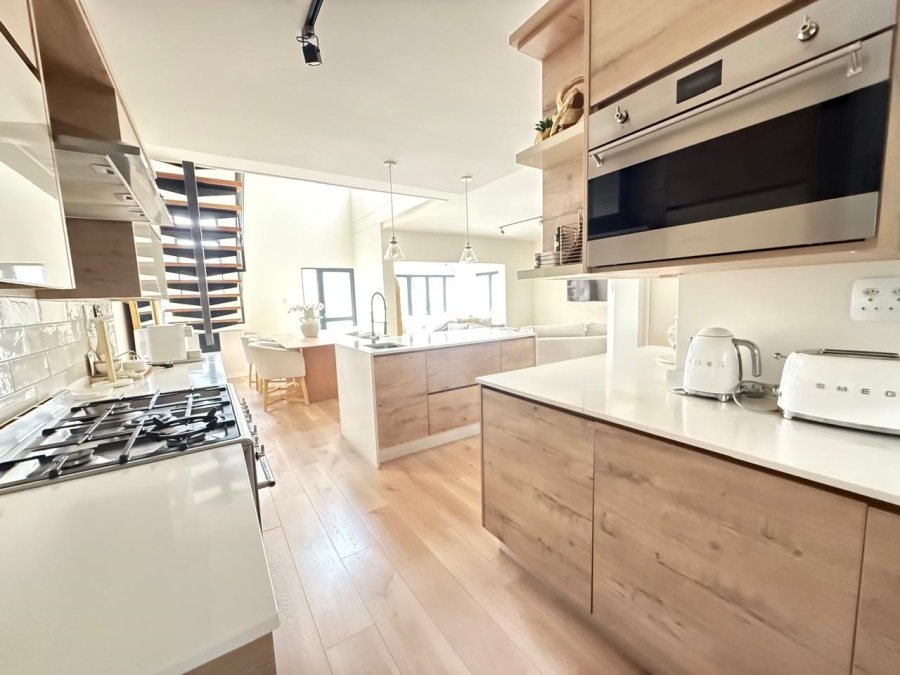 5 Bedroom Property for Sale in Amorosa Gauteng