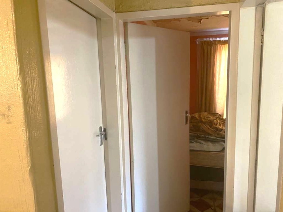 6 Bedroom Property for Sale in Siluma View Gauteng