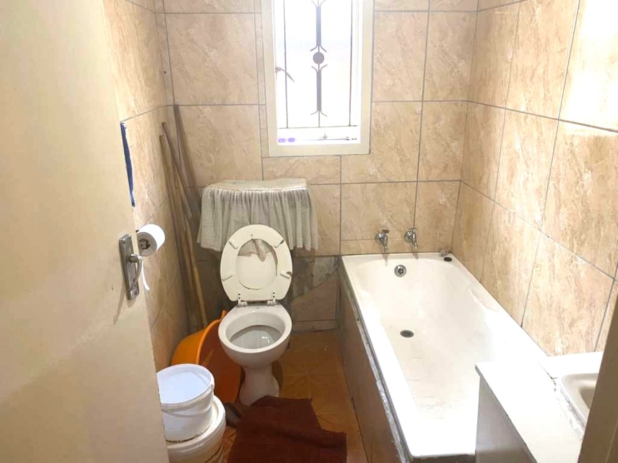 6 Bedroom Property for Sale in Siluma View Gauteng
