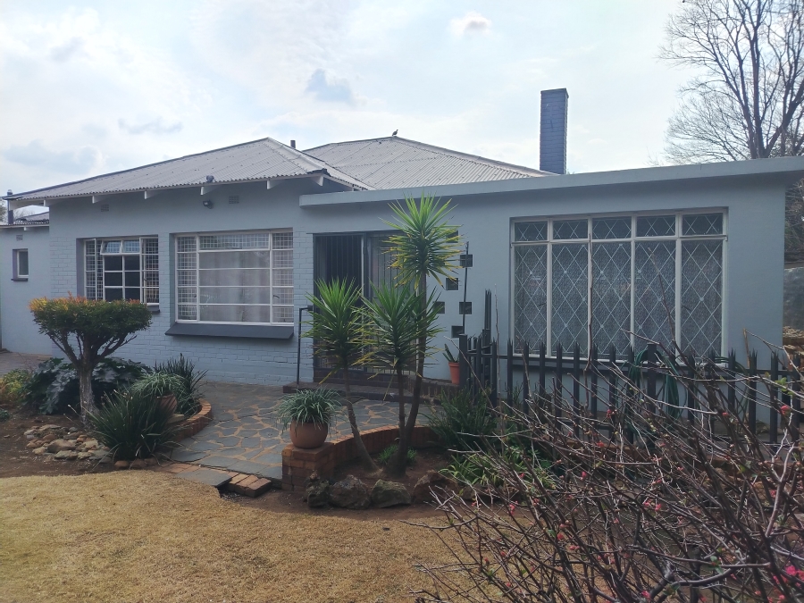 To Let 3 Bedroom Property for Rent in Selection Park Gauteng